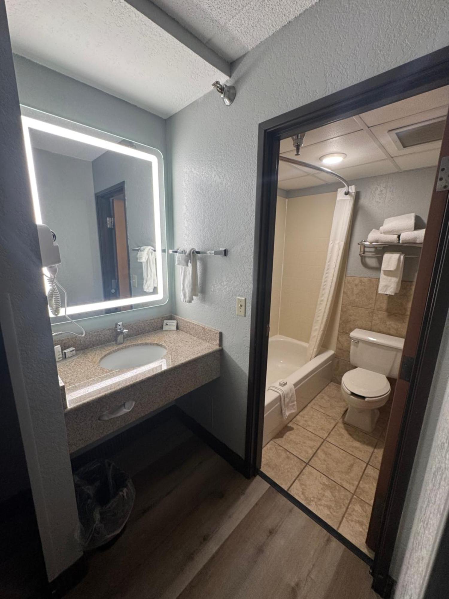 Americinn By Wyndham Albert Lea Buitenkant foto